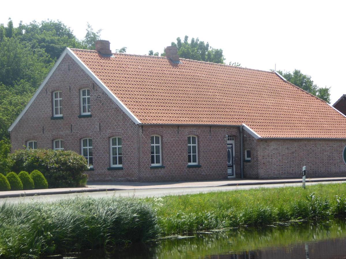 Ferienwohnung Elise Im Gulfhof Am Kanal Grossefehn Экстерьер фото
